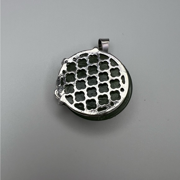 Green Aventurine Round Silver Plated Bird Peacock Necklace Pendant - Picture 3 of 3